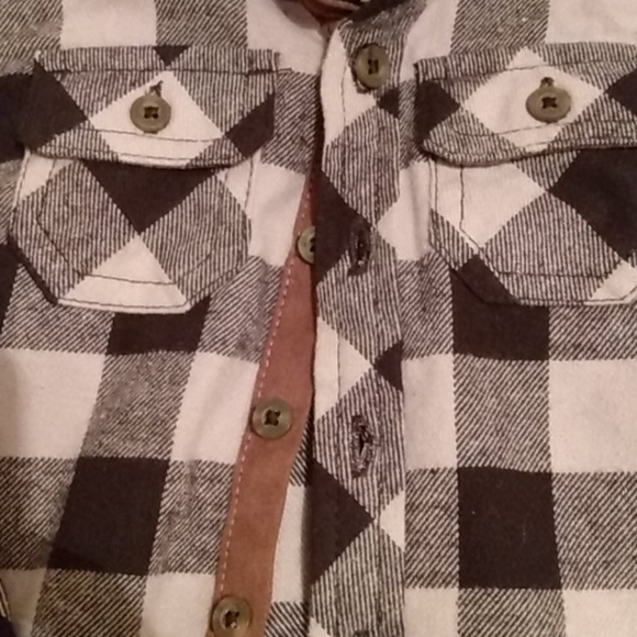 🍂2$25Canadiana black/Gray dressing top - Picture 3 of 6